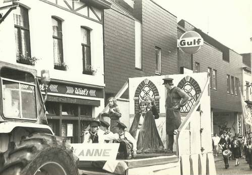 Photographie du char de sainte Anne