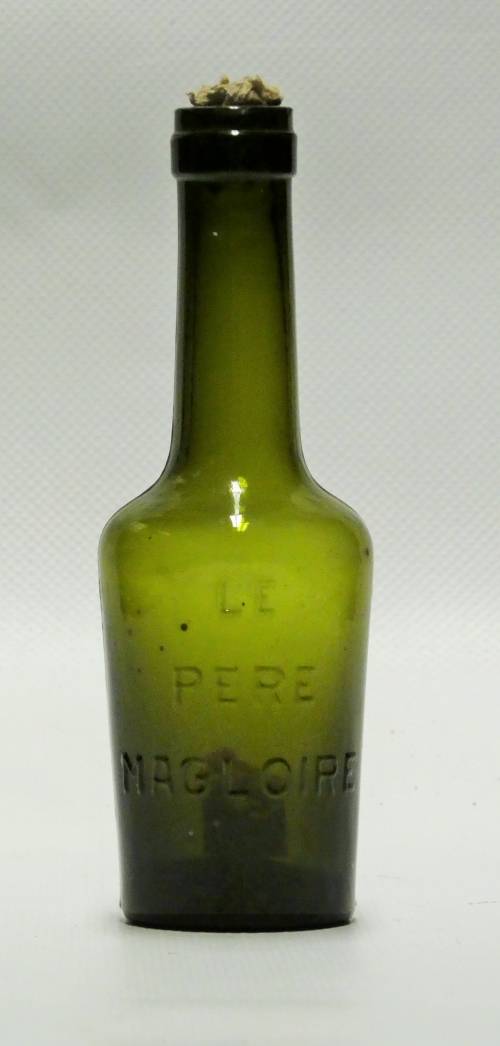 Bouteille de calvados "Le Père Magloire"