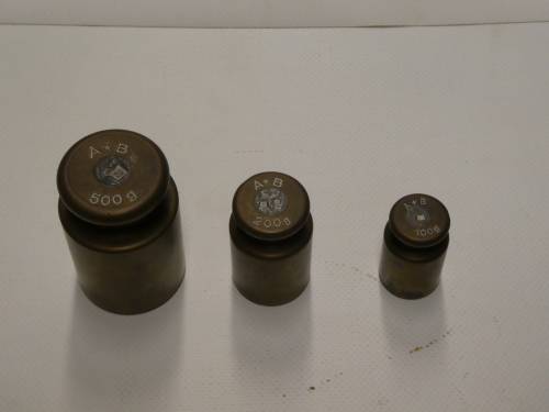 Poids en laiton "A*B"