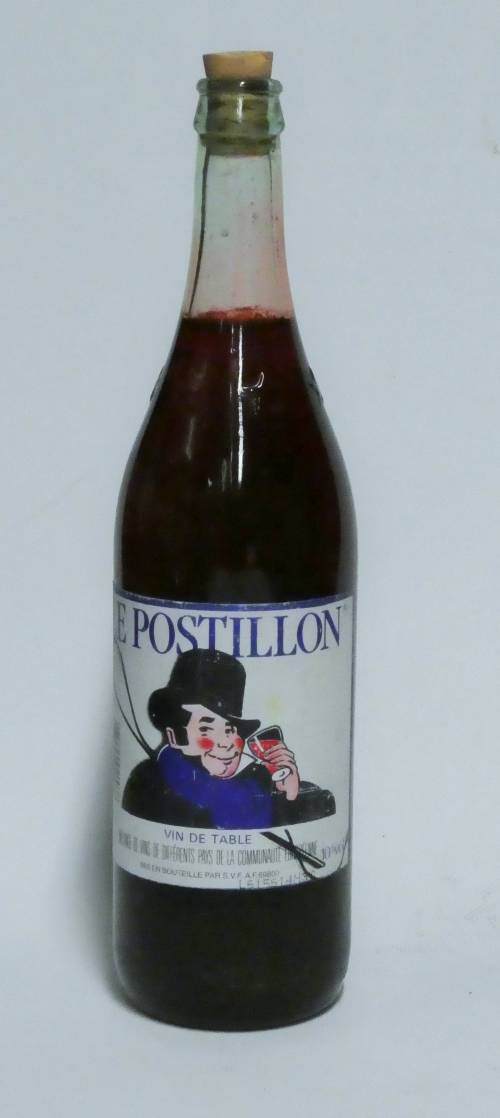 Bouteille de vin "Le Postillon"