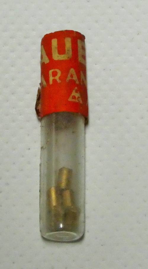 Tube avec pierres à briquet "Auer"