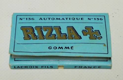 Paquet de feuilles à cigarettes "Rizla+"