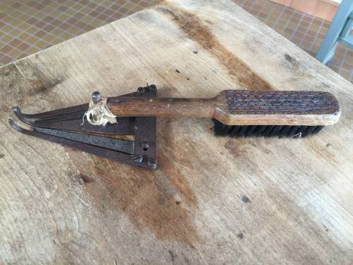 Couteau à ouvrir et couper les fils sur métier