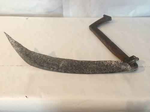 Sape ou faux à la main