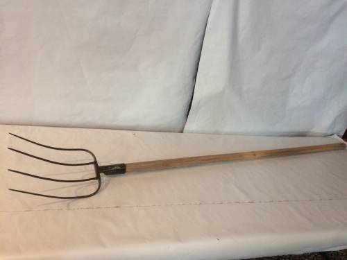 Fourche à quatre dents