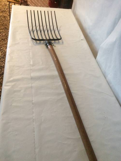 Fourche  à neuf dents