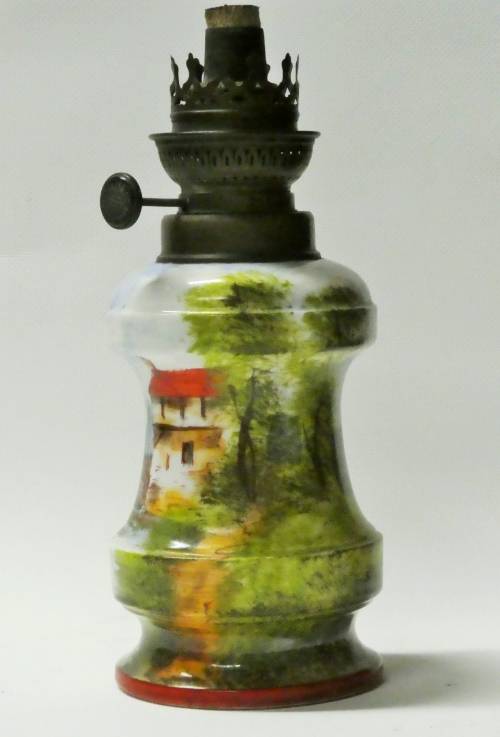 Lampe à pétrole en porcelaine